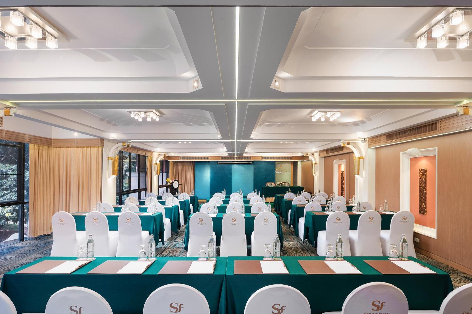 Springfield Village Golf & Spa Cha-Am Dış mekan fotoğraf